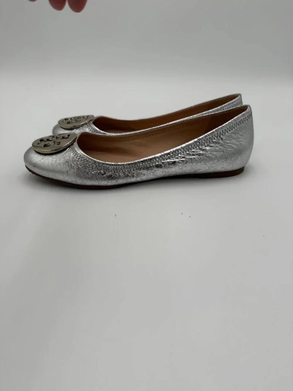 Tory Burch Silver Metallic Leather Minnie Ballet Flats Sz 8  Logo Hardware